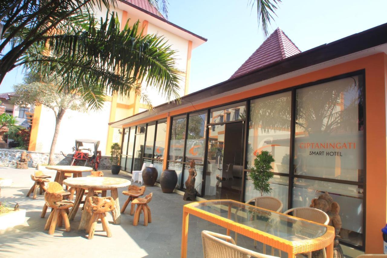 Ciptaningati Hotel Batu  Exteriér fotografie